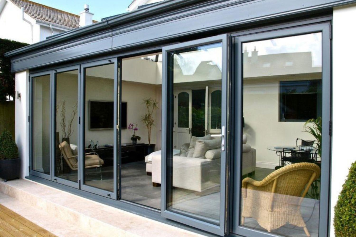 Bifold doors aluminium